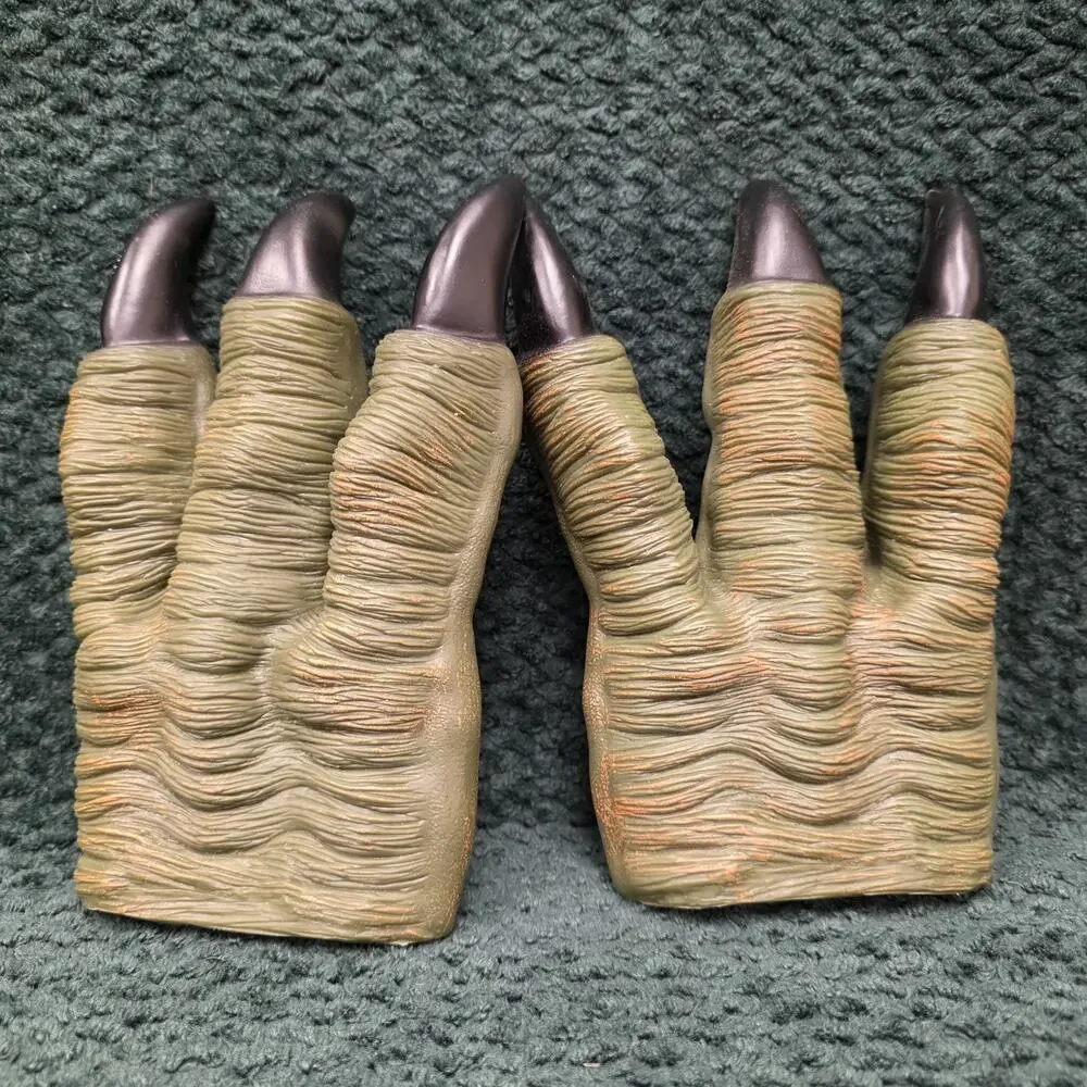 Monster Claw Hand Display Stands Dinosaur Feet Gothic Decor Holder Set Of 2